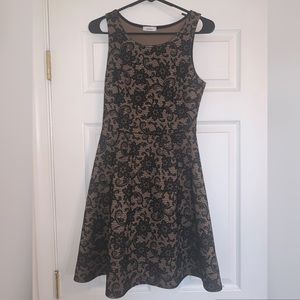 FLORAL LACE SEMI FORMAL DRESS SIZE SMALL